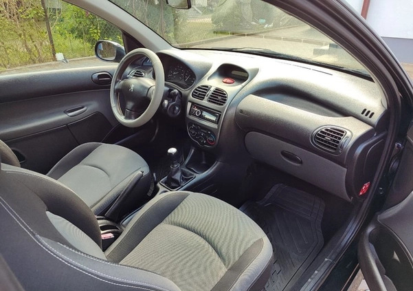 Peugeot 206 cena 10000 przebieg: 227000, rok produkcji 2007 z Radom małe 137